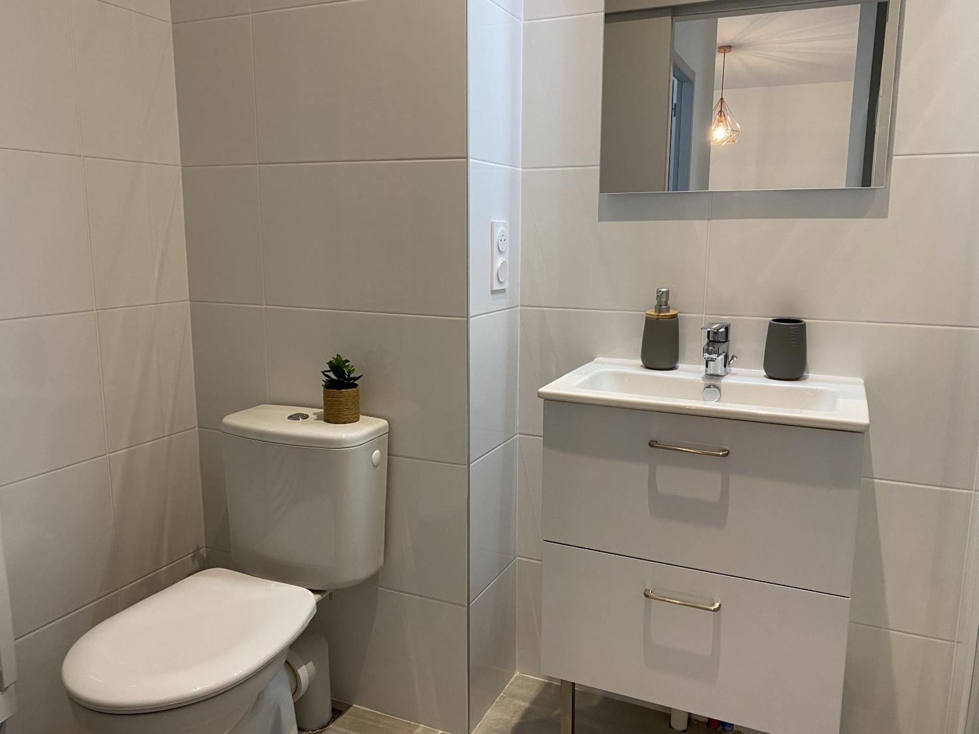 Le Jules Appart'Hotel Romans-sur-Isère Zimmer foto